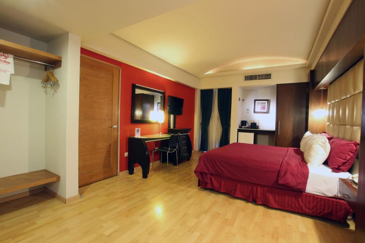 Hotel Colon Plaza Business Class Nuevo Laredo Eksteriør billede